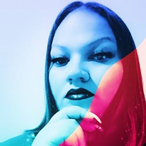 Meet your Posher, Lia